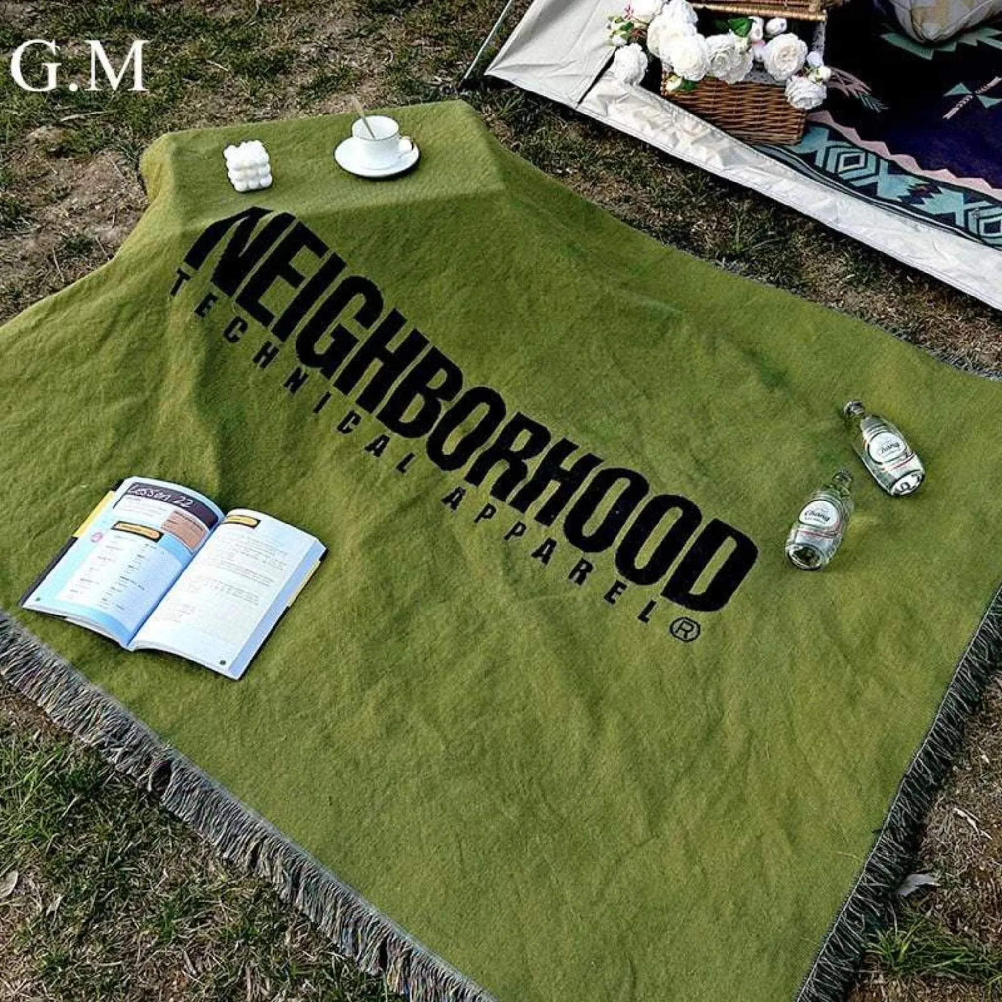 Green Tassel Knitted Picnic Mat - Vintage Letter Blanket for Outdoor Adventures