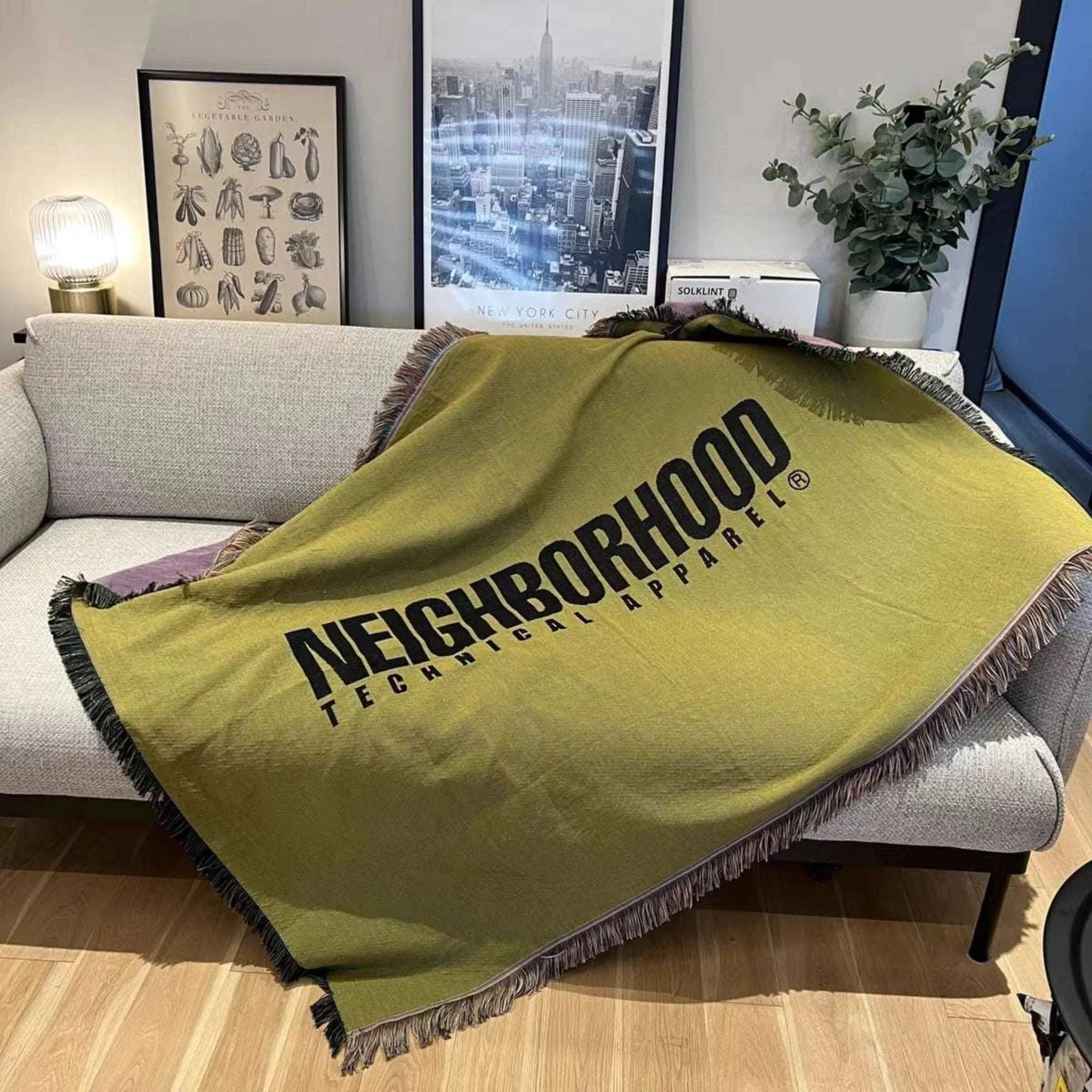 Green Tassel Knitted Picnic Mat - Vintage Letter Blanket for Outdoor Adventures